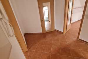 ***Dachgeschoßwohnung, mit Balkon und Eckbadewanne*** – Reichsstraße 44, 9112 Chemnitz – Vorschaubild 8