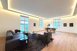 Repräsentative Altbauwohnung mit Blick auf den Winthirplatz – Die vollständige Adresse der Immobilie erhältst du vom Anbieter., 80634 Neuhausen, München – Vorschaubild 1
