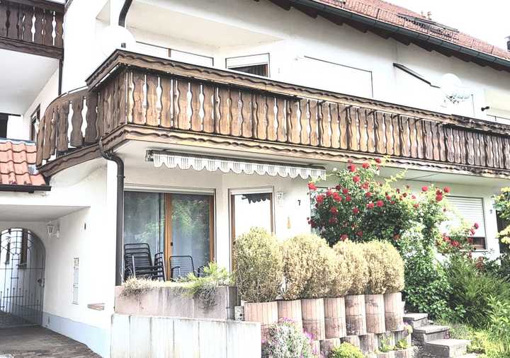 Sofort beziehbare Doppelhaushälfte in ruhiger und seenaher Lage mit Garage und Carport