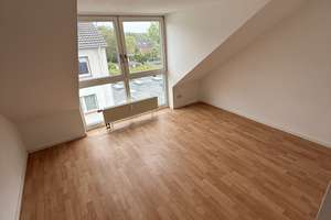 Helle Dachgeschosswohnung mit Süd-West-Balkon & TG-Stellplatz – Ober Buschweg 10, 50999 Sürth, Köln – Vorschaubild 2