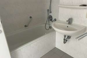 °Schön Wohnen in Johannstadt° helle 2 Zimmer mit Balkon, renoviert mit Laminat + Wannenbad + Aufzug – 1307 Johannstadt-Süd, Dresden – Vorschaubild 8