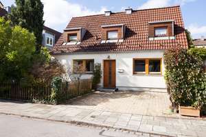 Ihr Familienglück in Laim – charmantes Haus mit Garten in Erbpacht – Die vollständige Adresse der Immobilie erhältst du vom Anbieter., 80687 St. Ulrich, München – Vorschaubild 1