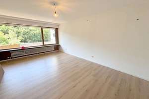 Wohnen im Grünen mit Ausblick – gepflegte 2-Zimmer-Wohnung mit Balkon und Tiefgarage! – Die vollständige Adresse der Immobilie erhältst du vom Anbieter., 54296 Mariahof, Trier – Vorschaubild 2