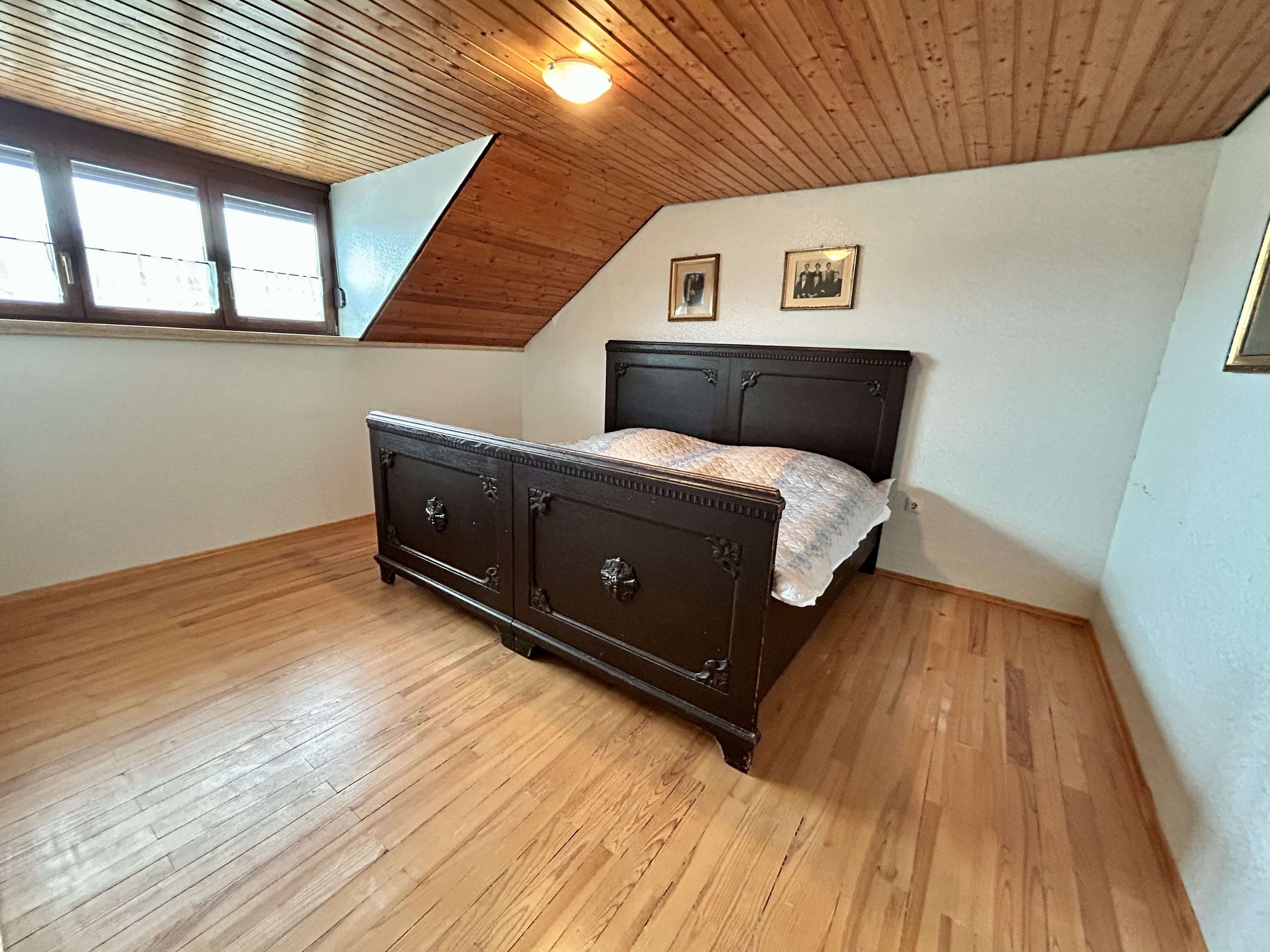 Immobilie in Weiskirchen - Großes Wohnhaus mit ehemaliger Gaststätte in Weiskirchen - Rappweiler - Bild 9