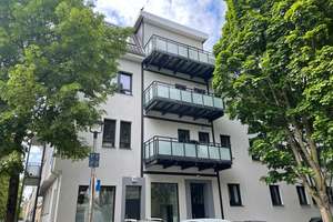 Große Wohnung sucht nette Familie! Bad mit Wanne und Dusche! Balkon! Fahrstuhl! Bus System – Fichtestraße 39, 39112 Sudenburg, Magdeburg – Vorschaubild 2
