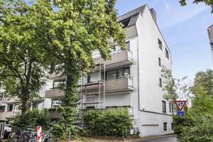 Bremen-Schwachhausen: 3,5 Zimmer-Maisonnettewohnung mit Loggia, Kellerraum und Garage  – Die vollständige Adresse der Immobilie erhältst du vom Anbieter., 28211 Gete, Bremen – Vorschaubild 2