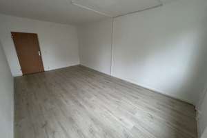 Geräumige 3-Zimmer-Erdgeschosswohnung mit Balkon! – Rennebogen 36, 39130 Neu Olvenstedt, Magdeburg – Vorschaubild 2
