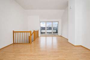 Gemütliche 2 Raum Maisonette DG-Whg. mit Aufzug, Dachterrasse und Tageslichtbad – Zöllnerstraße 31, 9111 Zentrum, Chemnitz – Vorschaubild 1