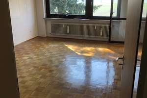 Großzügige 3,5-Zimmer-Erdgeschosswohnung mit Balkon, Gartenanteil & Garage – Brunnstr. 8, 93053 Oberisling-Graß, Regensburg – Vorschaubild 2