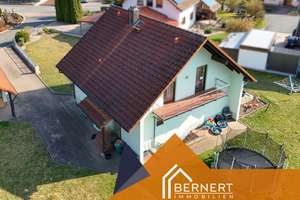 Charmantes Einfamilienhaus mit großem Grundstück und vielseitigen Nutzungsmöglichkeiten – Die vollständige Adresse der Immobilie erhältst du vom Anbieter., 96257 Redwitz an der Rodach – Vorschaubild 3