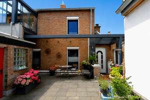 Modernisiertes Einfamilienhaus mit Photovoltaikanlage, Balkon, Kamin und zwei Bädern