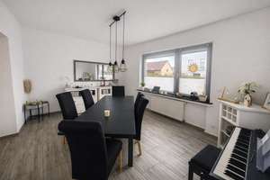 Renovierte Doppelhaushälfte in Uetze: Wintergarten, großzügiger Garten und Garage warten auf Sie! – Die vollständige Adresse der Immobilie erhältst du vom Anbieter., 31311 Uetze – Vorschaubild 1