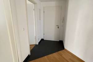 Schöne, frisch renovierte dreieinhalb Zimmer Wohnung mit EBK in Stuttgart, Stammheim – Kornwestheimer Straße 81, 70439 Stammheim-Mitte, Stuttgart – Vorschaubild 3