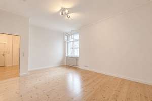 Charmante 2-Zimmer-Altbauwohnung mit Aufzug und Balkon nahe Kurfürstendamm – Die vollständige Adresse der Immobilie erhältst du vom Anbieter., 10709 Halensee, Berlin – Vorschaubild 7
