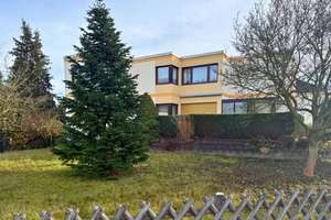 Repräsentatives Eckgrundstück mit Zukunftsperspektive – als Ein- oder Zweifamilienhaus