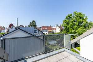 Hohe Decken, kleine WEG, neue Heizung - schöne Dachgeschosswohnung in Seckbach – 60389 Seckbach, Frankfurt am Main – Vorschaubild 6