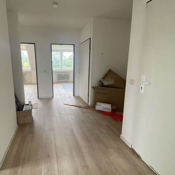 *** helle - 3-Zimmer-Wohnung - in schöner ruhiger Wohnlage mit traumhaften Ausblick ***