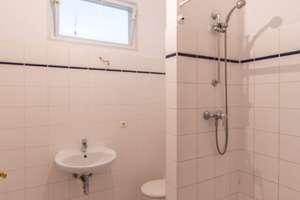 Charmante 2-Zimmer-Altbauwohnung mit großem Potenzial – 3. OG, lichtdurchflutet & zentral – Grünberger Strasse 19, 10243 Friedrichshain, Berlin – Vorschaubild 7