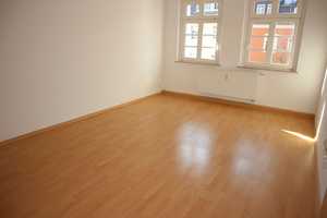 Frei ab 1.9.25 -  2.Zi.-Whg. /  Bad mit Dusche / Laminat ! – Helmholzstraße 48, 9131 Chemnitz – Vorschaubild 1