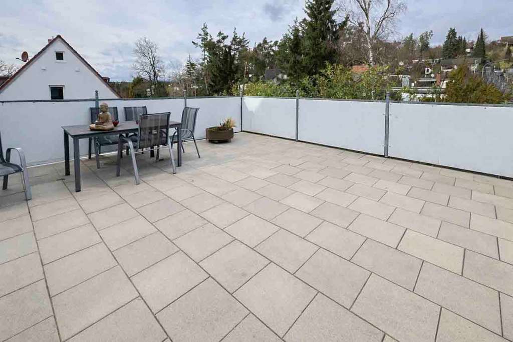 Immobilie in Bubenreuth - Maisonettewohnung mit großer Terrasse, 2 Bädern & Gestaltungspotenzial - Bild 0