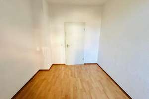 lichtdurchflutete 3-Raum Wohnung ***TOP*** in Chemnitz am Luisenplatz – Tannenstraße 8, 9113 Schloßchemnitz, Chemnitz – Vorschaubild 4