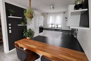Modernes Reihenendhaus mit 3 Terrassen & Garten – ideal für Familien & Expats