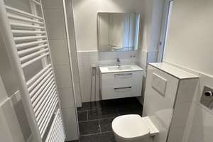 MAXVORSTADT | neu renovierte 2,5-Zimmer-Wohnung mit Wohnküche & Parkett & Balkon & Videosprechanlage – Die vollständige Adresse der Immobilie erhältst du vom Anbieter., 80799 Am alten nördlichen Friedhof, München – Vorschaubild 4