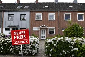 Solides Reihenmittelhaus
Ideal für Familie mit 4 Personen
auch für Home Office
+EBK +Garage +Gart