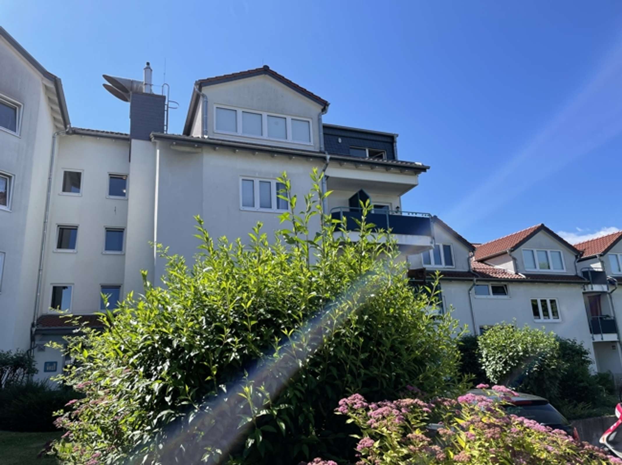 Vermietete 1-Zimmer-Dachgeschoss-ETW mit Balkon u. herrlicher Fernsicht in beliebter Lage von Weende