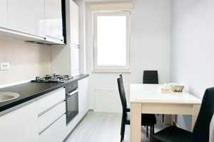 Geschmackvolle, gepflegte 2-Zimmer-Wohnung mit EBK in Lübeck – Schützenstraße 22, 23558 Lübeck – Vorschaubild 3