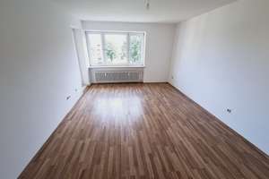 Schöne 3-Zimmer-Wohnung mit Balkon in Augsburg-Hochzoll zu vermieten – Hindelanger Straße 51B, 86163 Hochzoll-Nord, Augsburg – Vorschaubild 2