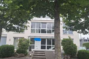 Frisch renovierte 3-Zimmer-Wohnung am Bunter Garten: Seniorengerecht im ruhigen 5-Parteienhaus! – Bökelstr. 143, 41063 Eicken, Mönchengladbach – Vorschaubild 2