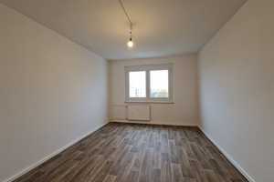 Ab 15.08.2025***Frisch renovierte 2-Zimmer-Wohnung mit Balkon und Wannenbad! – Ringstraße 19, 4209 Leipzig – Vorschaubild 3