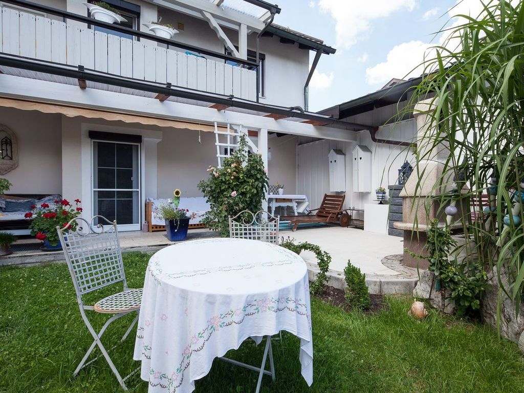 Traumhafte 3Zimmer Wohnung Parterre mit Garten und Terrasse in der