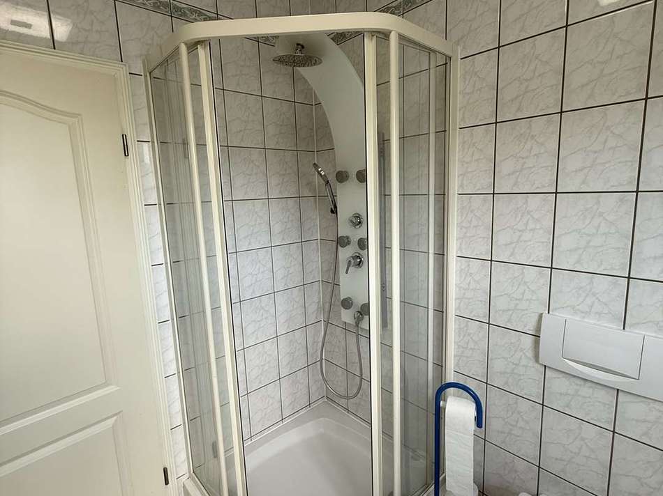 Bad Dusche EG
