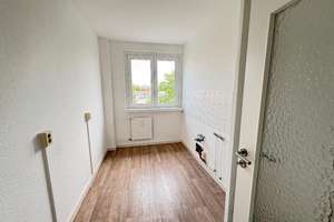 modern sanierte 3-Raum-Wohnung mit Balkon mit Südausrichtung – Goetheweg 1, 6406 Bernburg (Saale) – Vorschaubild 7