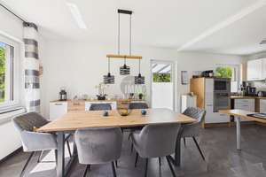 Hochwertig saniertes Zweifamilienhaus mit Terrasse, Balkon & Ausbaureserve – Die vollständige Adresse der Immobilie erhältst du vom Anbieter., 32584 Löhne – Vorschaubild 7