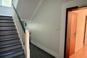 schöne, helle Altbauwohnung im DG inkl. Einbauküche und Balkon – Falkensteinstr. 184, 46047 Borbeck, Oberhausen – Vorschaubild 2