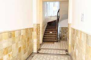 IMMOBILIEN SCHNEIDER - bezugsfreie denkmalgeschützte 2 Zi.- Altbauwohnung mit Balkon in bester Lage – Die vollständige Adresse der Immobilie erhältst du vom Anbieter., 80333 Augustenstraße, München – Vorschaubild 20
