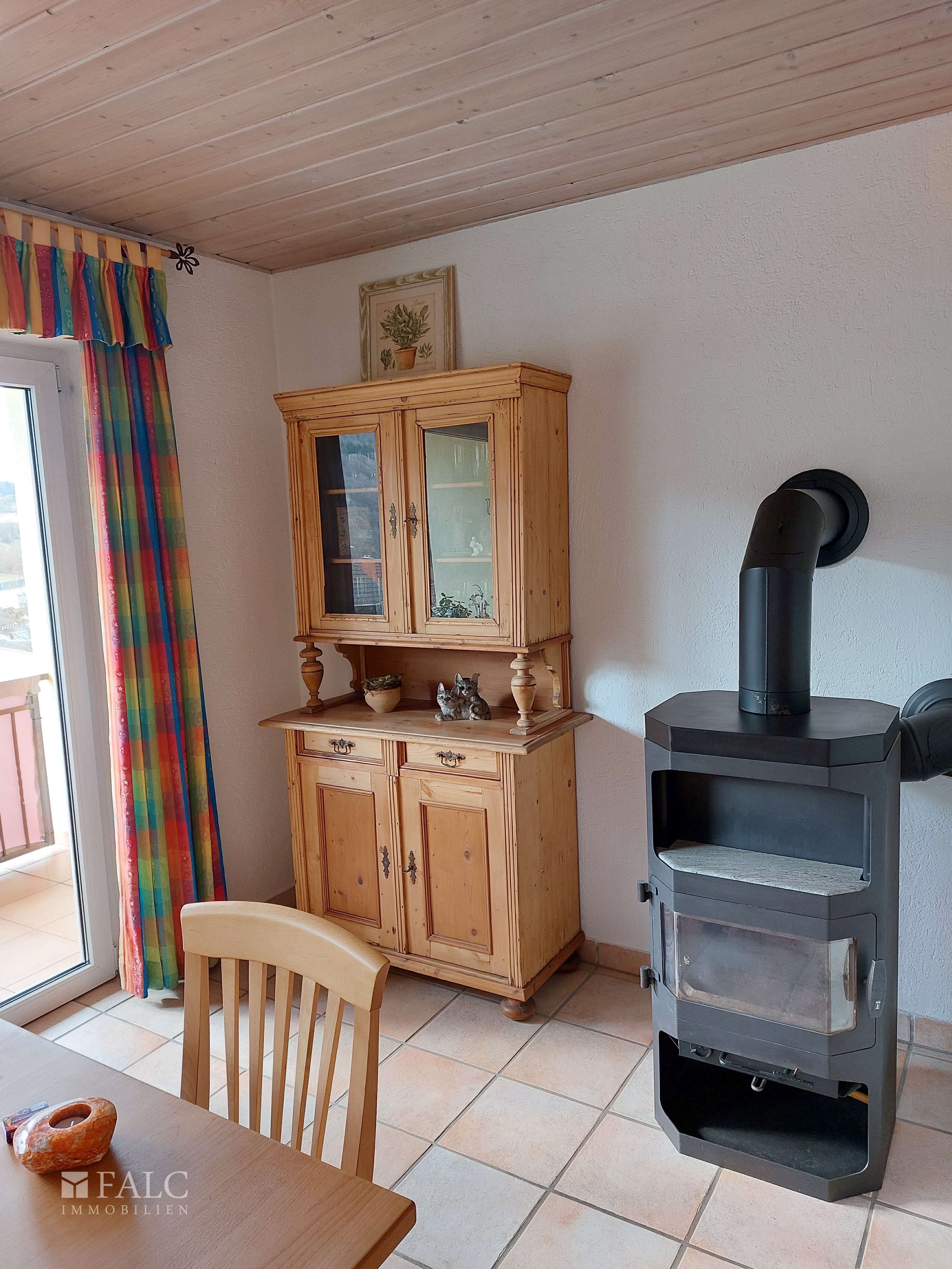 Immobilie in Eichenbühl - --Einfamilienhaus mit Einliegerwohnung mit super Fernsicht-- - Bild 6