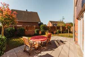 Wohlfühloase: Paeschke-Reiheneckhaus mit Garage, Garten und Blick auf die Natur – Leverkusen – Vorschaubild 15