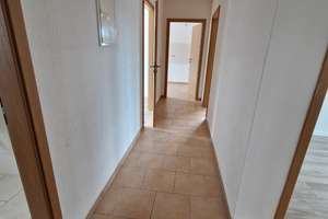 Extra großes Wohnzimmer und sonniger Balkon - einziehen und wohlfühlen! – Reichelstr. 11, 39124 Neue Neustadt, Magdeburg – Vorschaubild 2