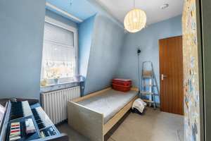Drei-Familienhaus mit 13 Garagen inklusive Bauland
IN TUTTLINGEN – Die vollständige Adresse der Immobilie erhältst du vom Anbieter., 78532 Tuttlingen – Vorschaubild 49