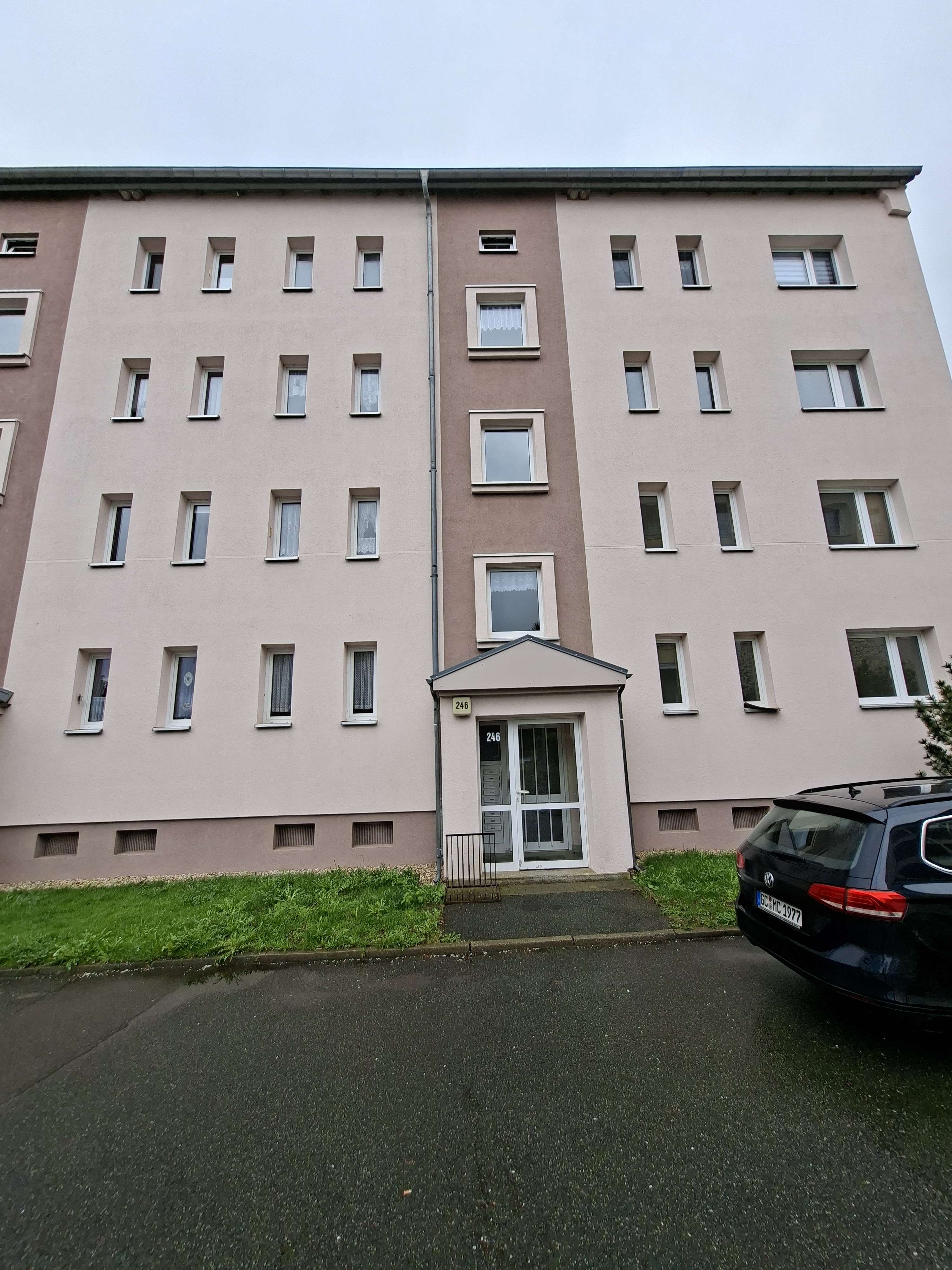 Renovierungsbedürftige 2-Zimmer-Wohnung im 3. OG in Zwickau-Hüttelsgrün, Zwickau – Bild 1