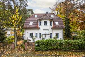 Traumhaus für eine große Familie in bester Lage im Villenviertel Kleinmachnow – Die vollständige Adresse der Immobilie erhältst du vom Anbieter., 14532 Kleinmachnow – Vorschaubild 1