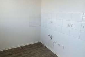 Junge Familie gesucht ! 3 Zimmer mit Balkon und Badewanne ! – Berthelsdorfer Weg 1, 1279 Tolkewitz/Seidnitz-Nord, Dresden – Vorschaubild 4