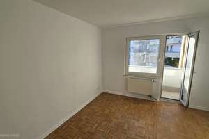 Renovierte 3-Zimmer Wohnung mit Tageslichtbad, Wohnküche und Balkon – 40223 Bilk, Düsseldorf – Vorschaubild 5