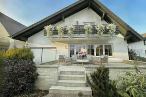 Edles Einfamilienhaus mit lichtdurchflutetem Wohnbereich, sonniger Terrasse und Garten – Die vollständige Adresse der Immobilie erhältst du vom Anbieter., 69469 Weinheim – Vorschaubild 2