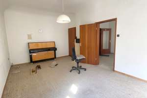 *** Renovierungsbedürftige 3 Zi. Altbauwohnung mit  PKW-Stellplatz *** – Die vollständige Adresse der Immobilie erhältst du vom Anbieter., 70180 Lehen, Stuttgart – Vorschaubild 2
