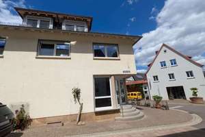 Attraktives Mehrfamilienhaus mit Gewerbeeinheit in guter Lage – Die vollständige Adresse der Immobilie erhältst du vom Anbieter., 76889 Schweigen-Rechtenbach – Vorschaubild 2
